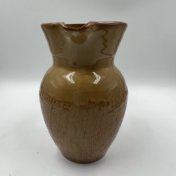 Craft pottery pitcher. - Picture 4 of 5
